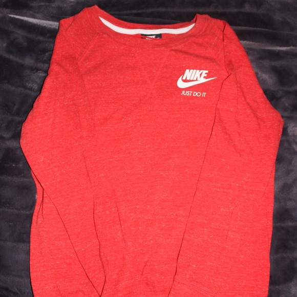 Nike Tops - Nike Crew Neck Pullover Sweatshirt